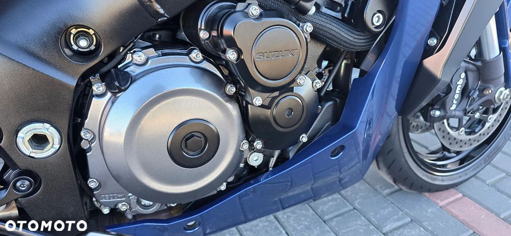 Suzuki GSX - 19