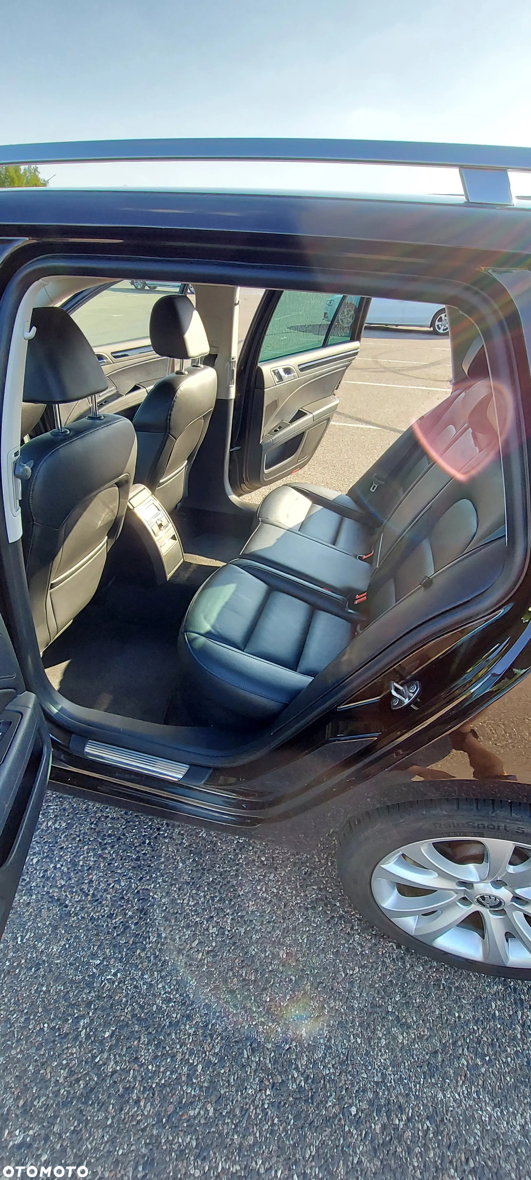 Skoda Superb 2.0 TDI Elegance DSG - 24