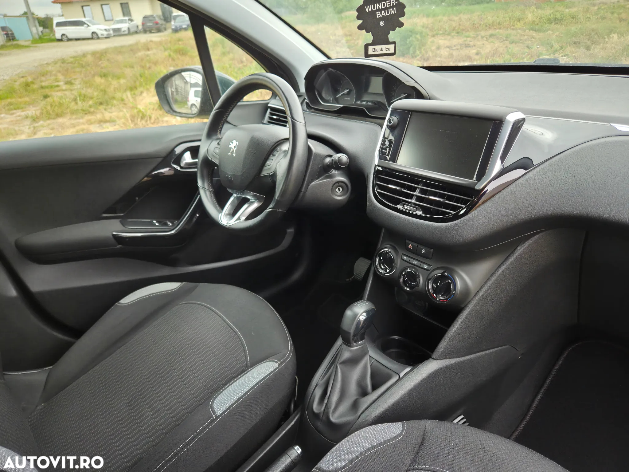 Peugeot 208 - 27