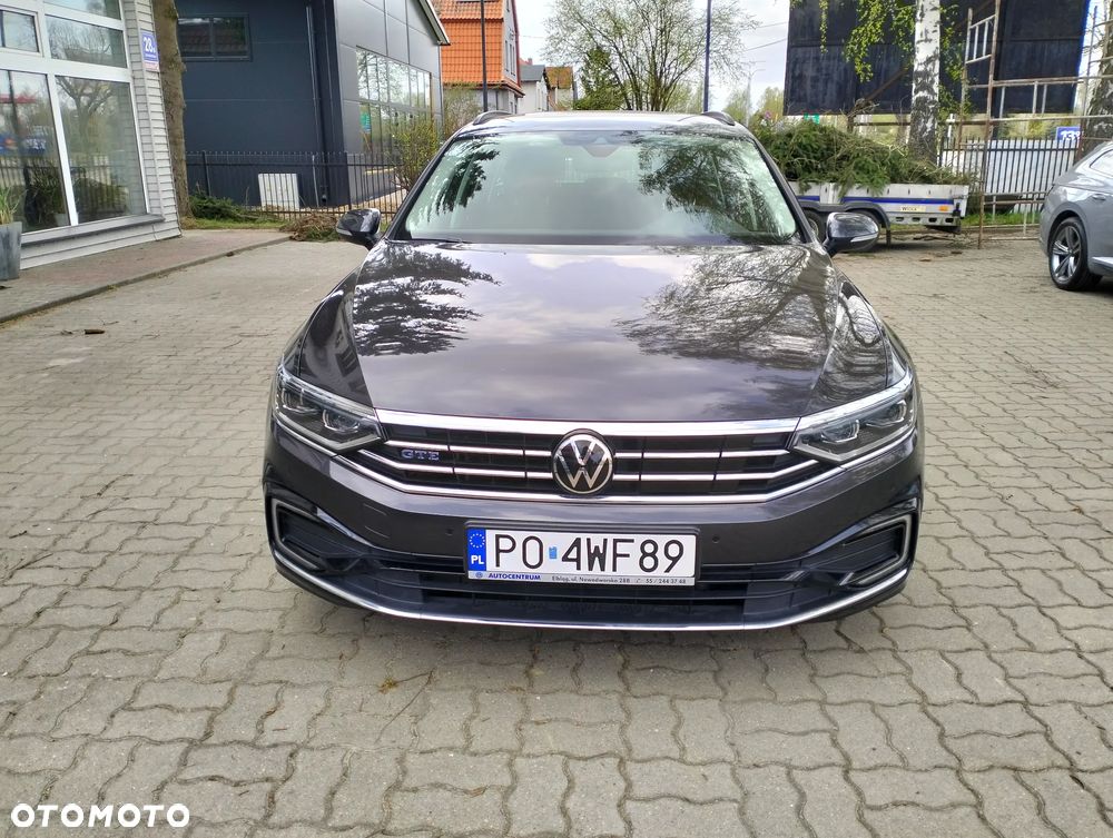 Volkswagen Passat - 4