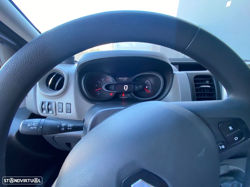 Renault Trafic - 10