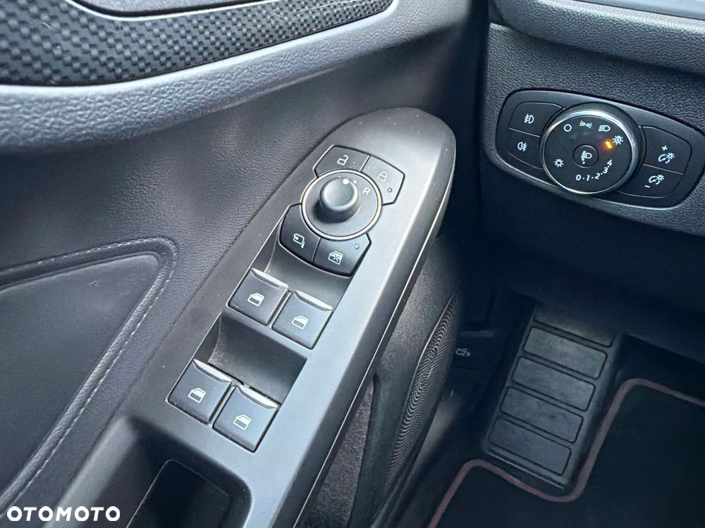 Ford Focus 1.0 EcoBoost mHEV ST-Line X - 23