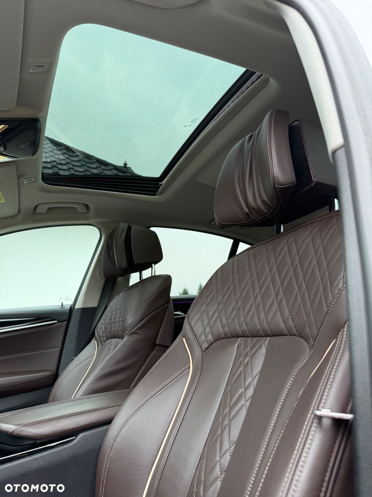 BMW Seria 5 540d xDrive - 15