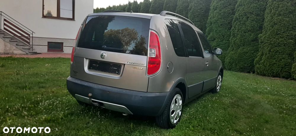 Skoda Roomster 1.6 16V Scout PLUS EDITION - 11