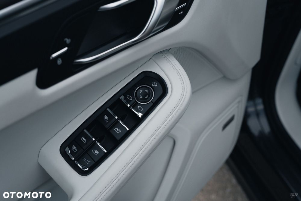 Porsche Macan Standard - 8