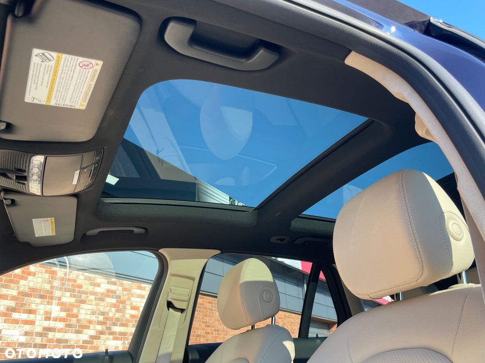 Mercedes-Benz GLC 300 4Matic 9G-TRONIC AMG Line - 23