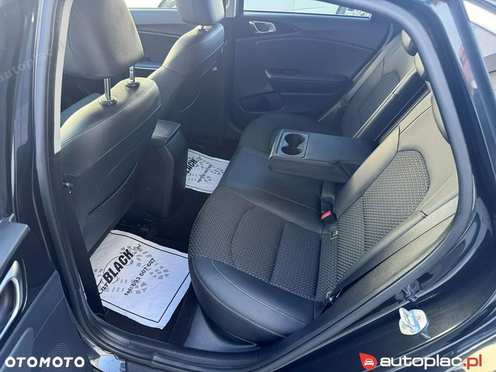 Kia Ceed - 23