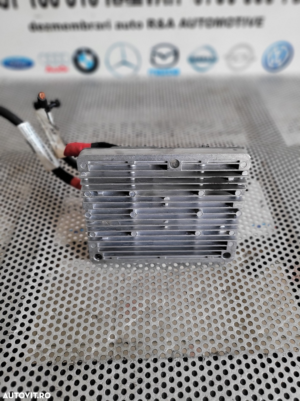 Modul Ecu Unitate Start Stop Releu Electric Distribuire Land Rover Range Rover Sport L494 Vogue Cod DPLA-14F70-AC Dezmembrez Range Rover Sport L494 An 2014-2018 Volan Stanga 3.0 Diesel 306DT - 2