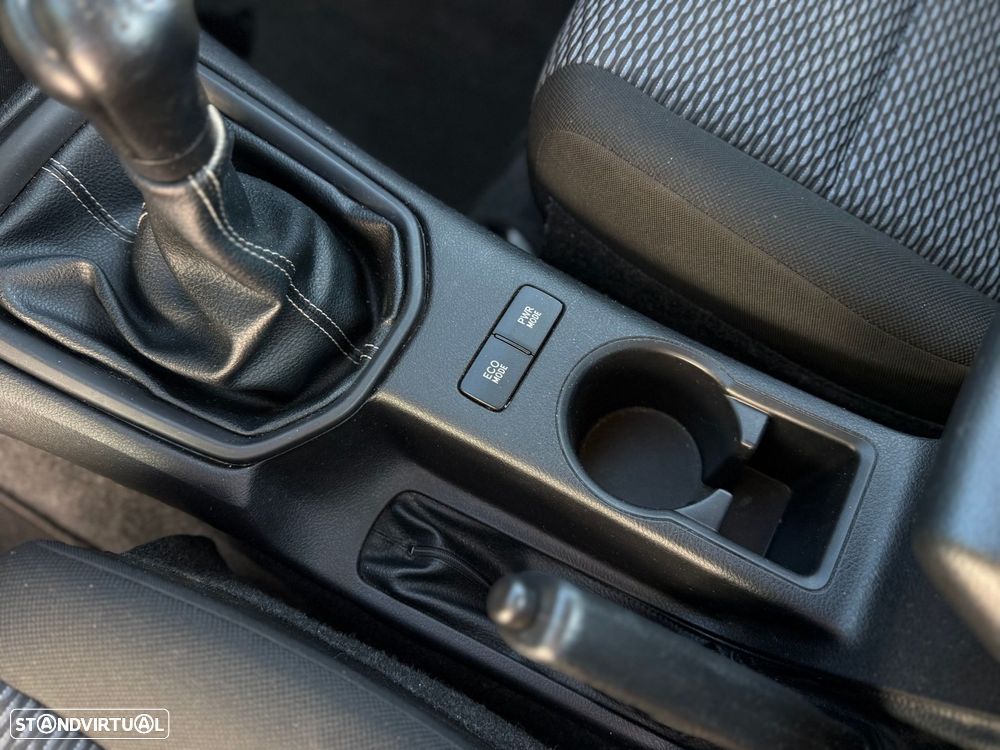 Toyota Hilux 2.4 D-4D 4WD CE CH - 35