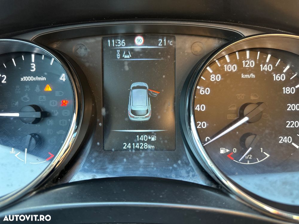 Nissan Qashqai 1.6 DCI N-Connecta - 13