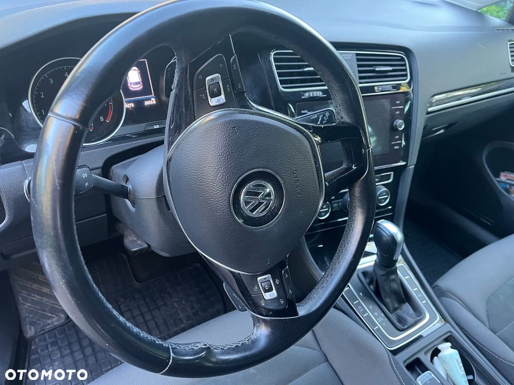 Volkswagen Golf - 4