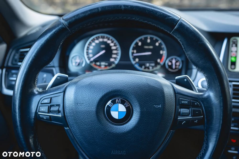 BMW Seria 5 535d xDrive - 25