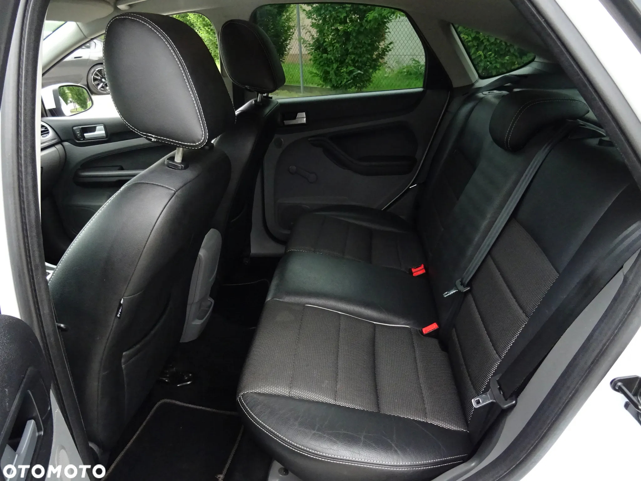 Ford Focus 1.8 White Magic - 10