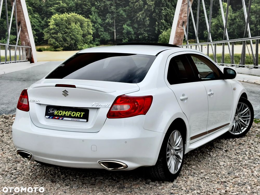 Suzuki Kizashi 2.4 4x4 CVT Sport - 10