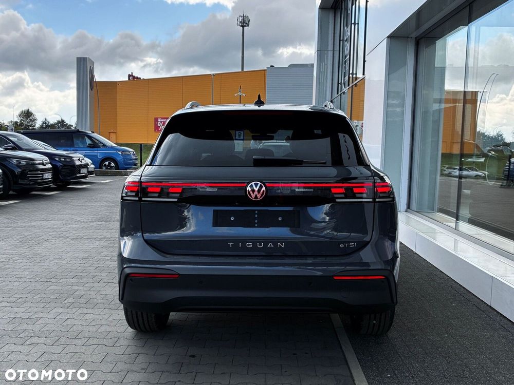 Volkswagen Tiguan - 9
