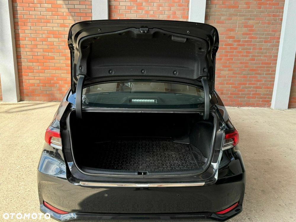 Toyota Corolla - 10