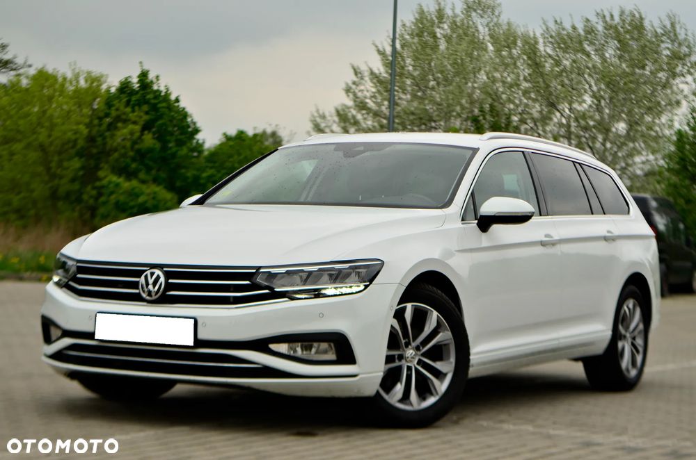 Volkswagen Passat - 1