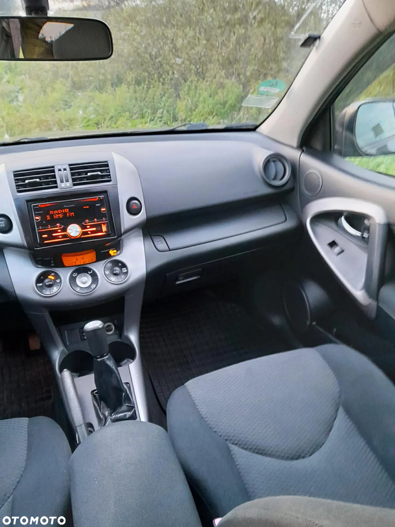 Toyota RAV4 - 12