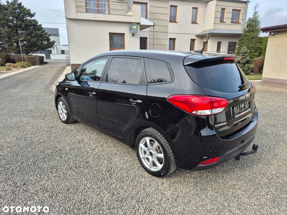 Kia Carens 1.7 CRDi 115 Dream Team Edition - 4