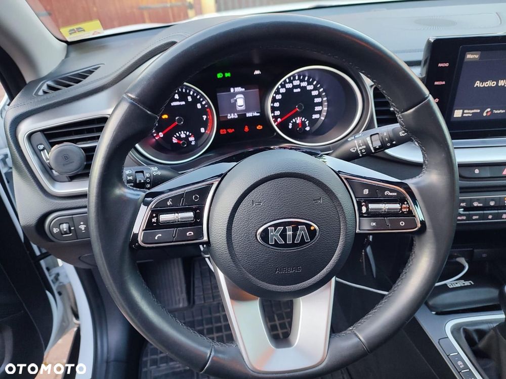 Kia XCeed - 8