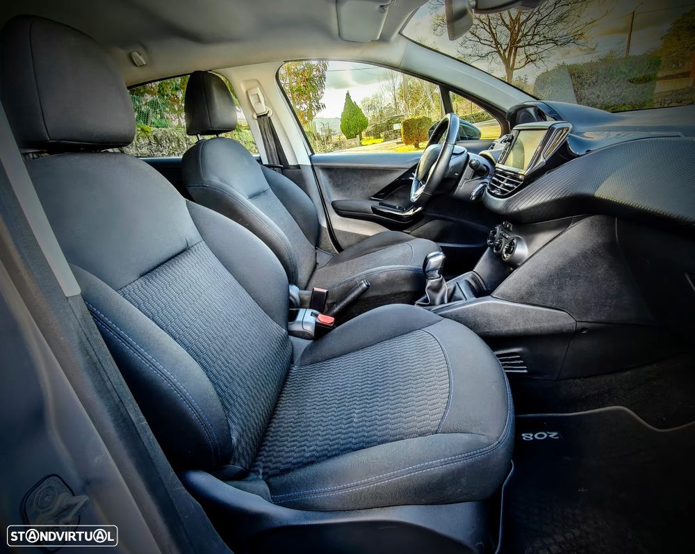 Peugeot 208 PureTech 110 Stop & Start Signature - 12