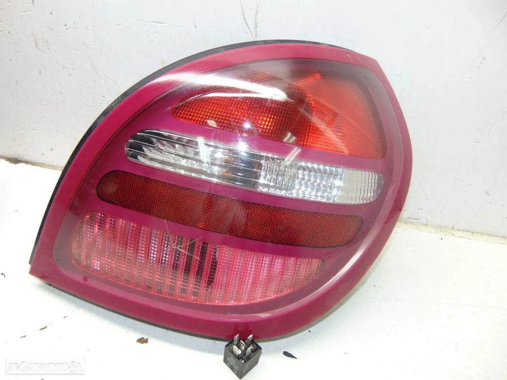 Nissan Almera farolins - 4