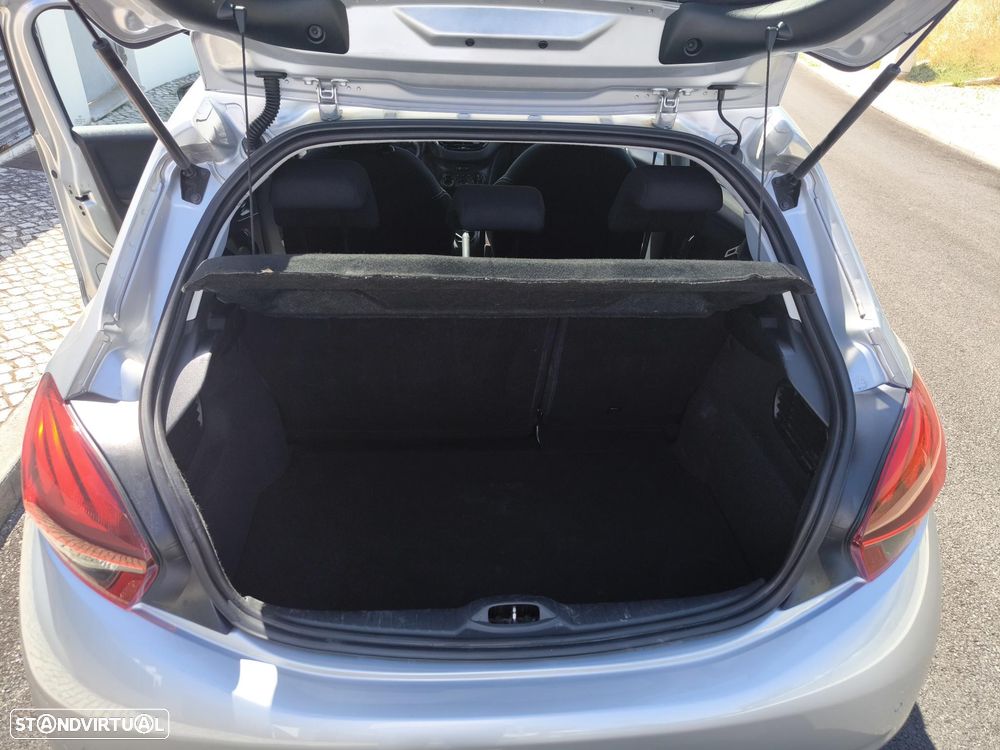 Peugeot 208 1.2 PureTech Style - 10