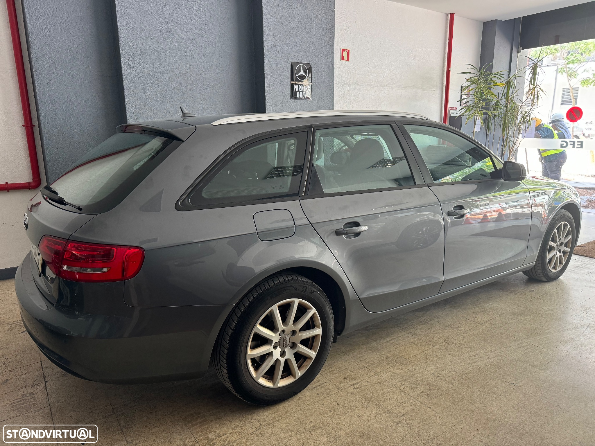 Audi A4 Avant 2.0 TDI Business Line Sport - 2