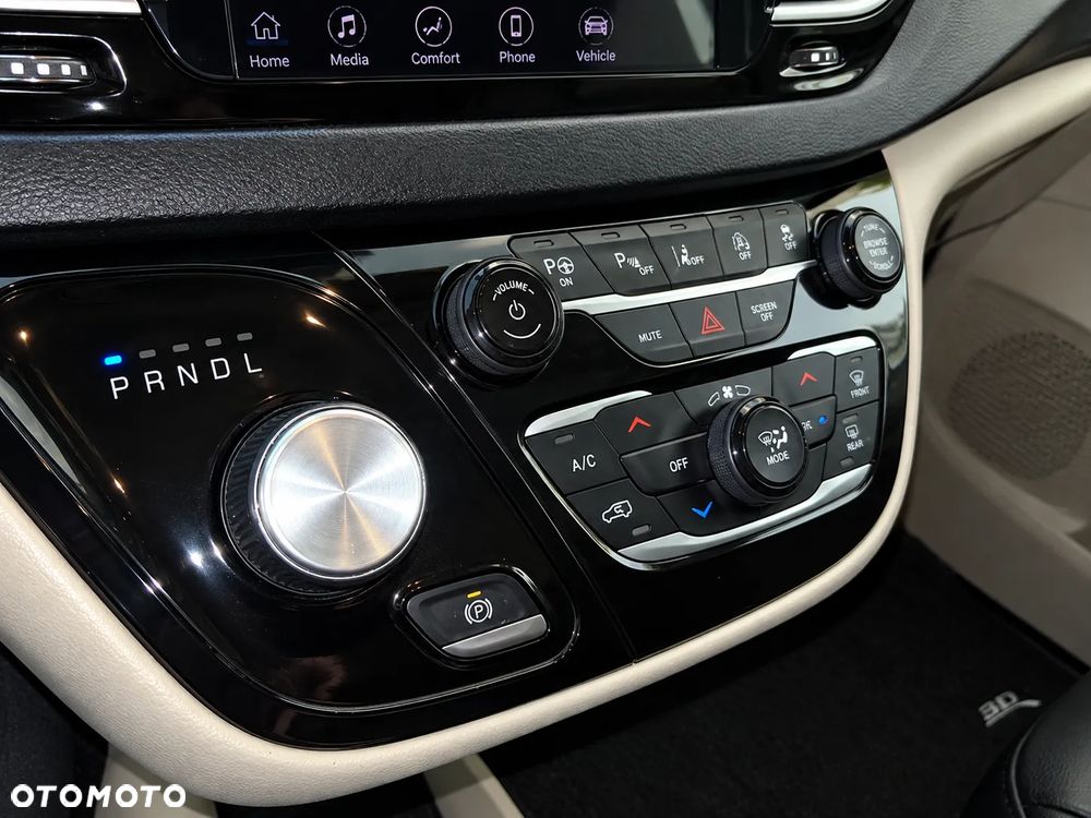 Chrysler Pacifica - 14