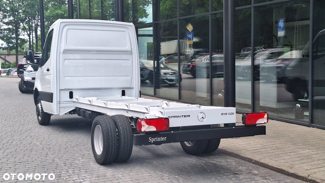 Mercedes-Benz Sprinter - 4