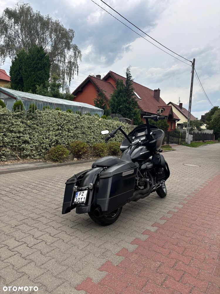 Harley-Davidson Touring Road Glide - 21