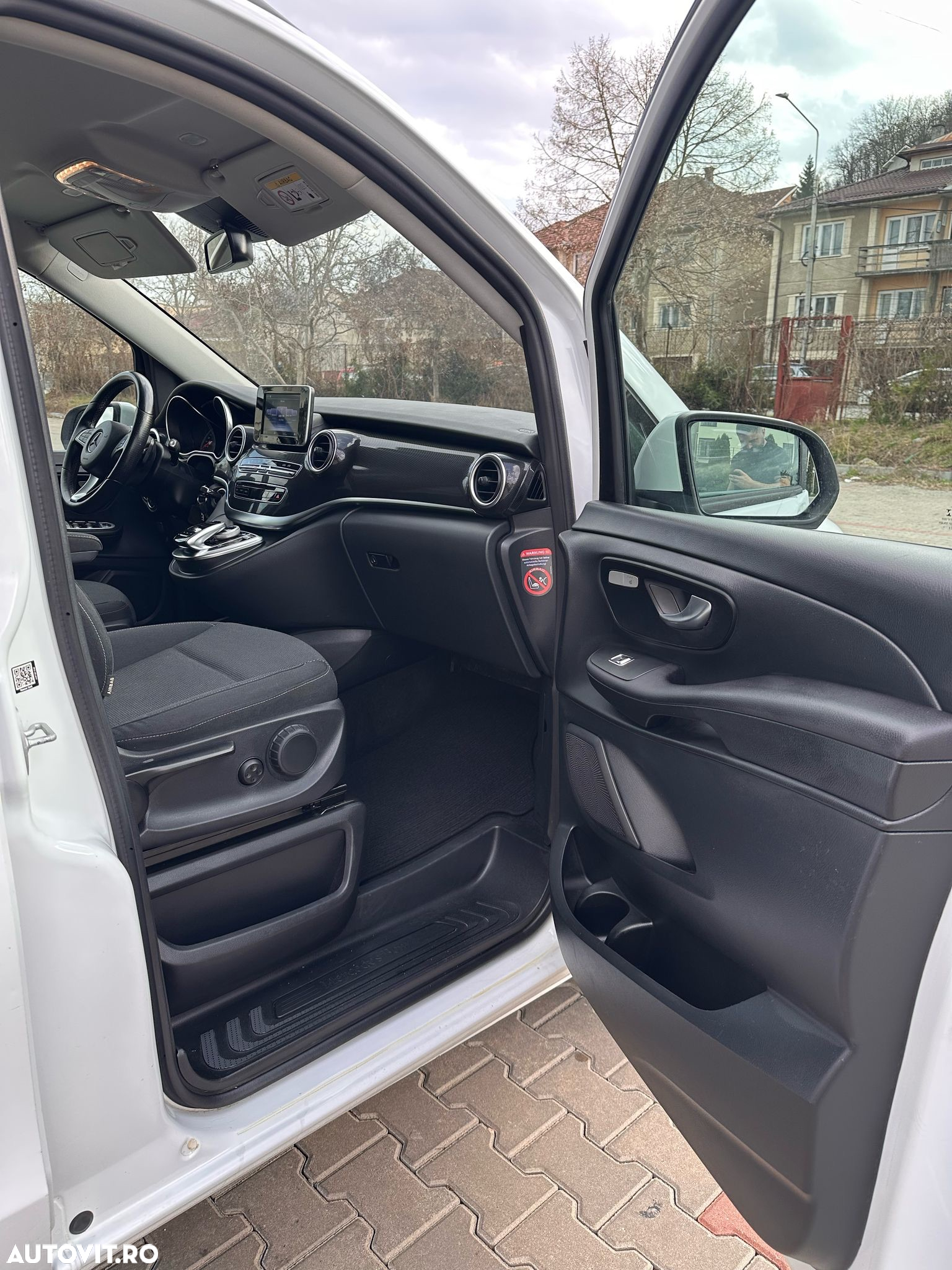 Mercedes-Benz V 220 d lang 4Matic 7G-TRONIC - 11