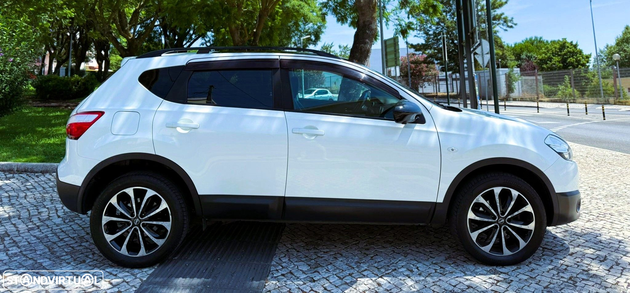 Nissan Qashqai 1.6 dCi N-Connecta 18 - 2