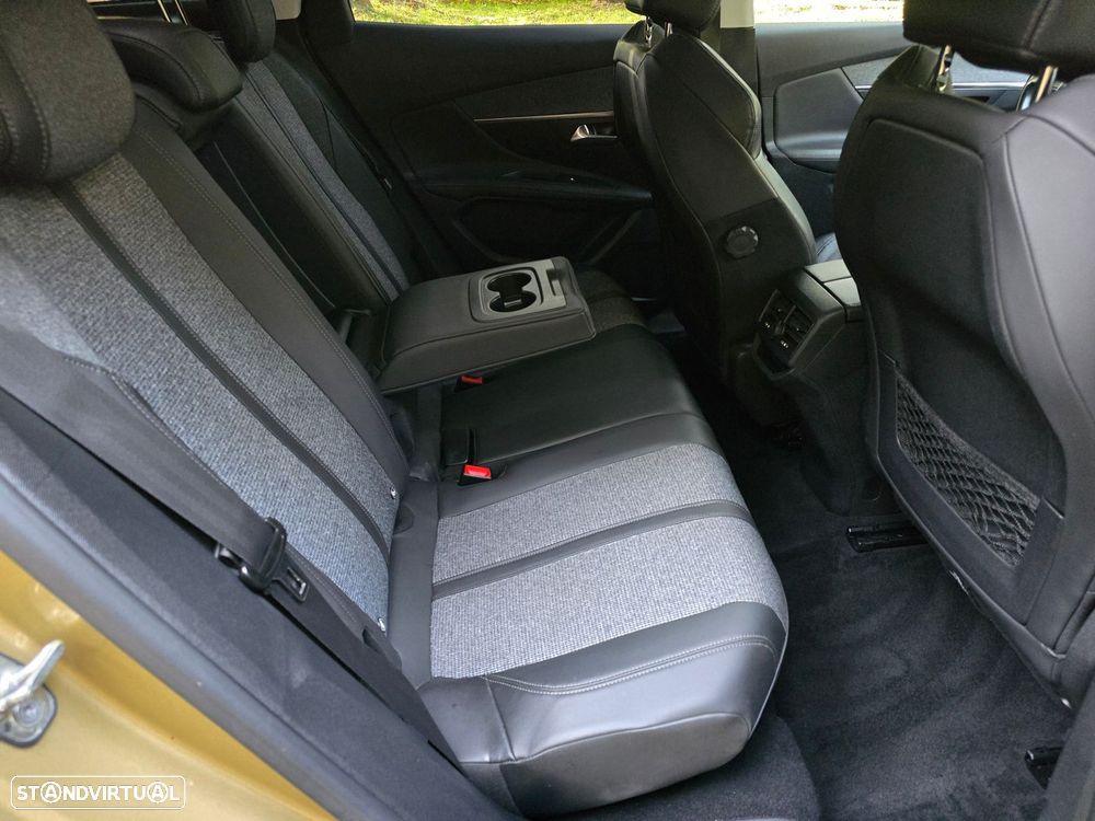 Peugeot 3008 1.2 PureTech Allure - 23