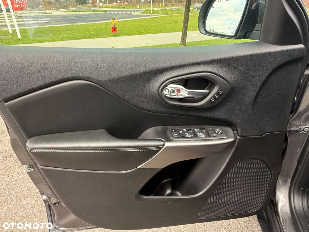 Jeep Cherokee 3.2 V6 Pentastar Active Drive I Automatik Limited - 25