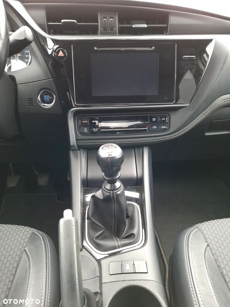 Toyota Corolla 1.6 Prestige EU6 - 11