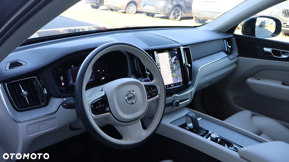 Volvo XC 60 B4 D AWD Plus Dark - 15