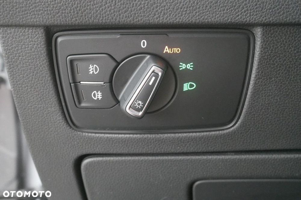 Volkswagen Passat Variant 1.5 TSI EVO Essence DSG - 24
