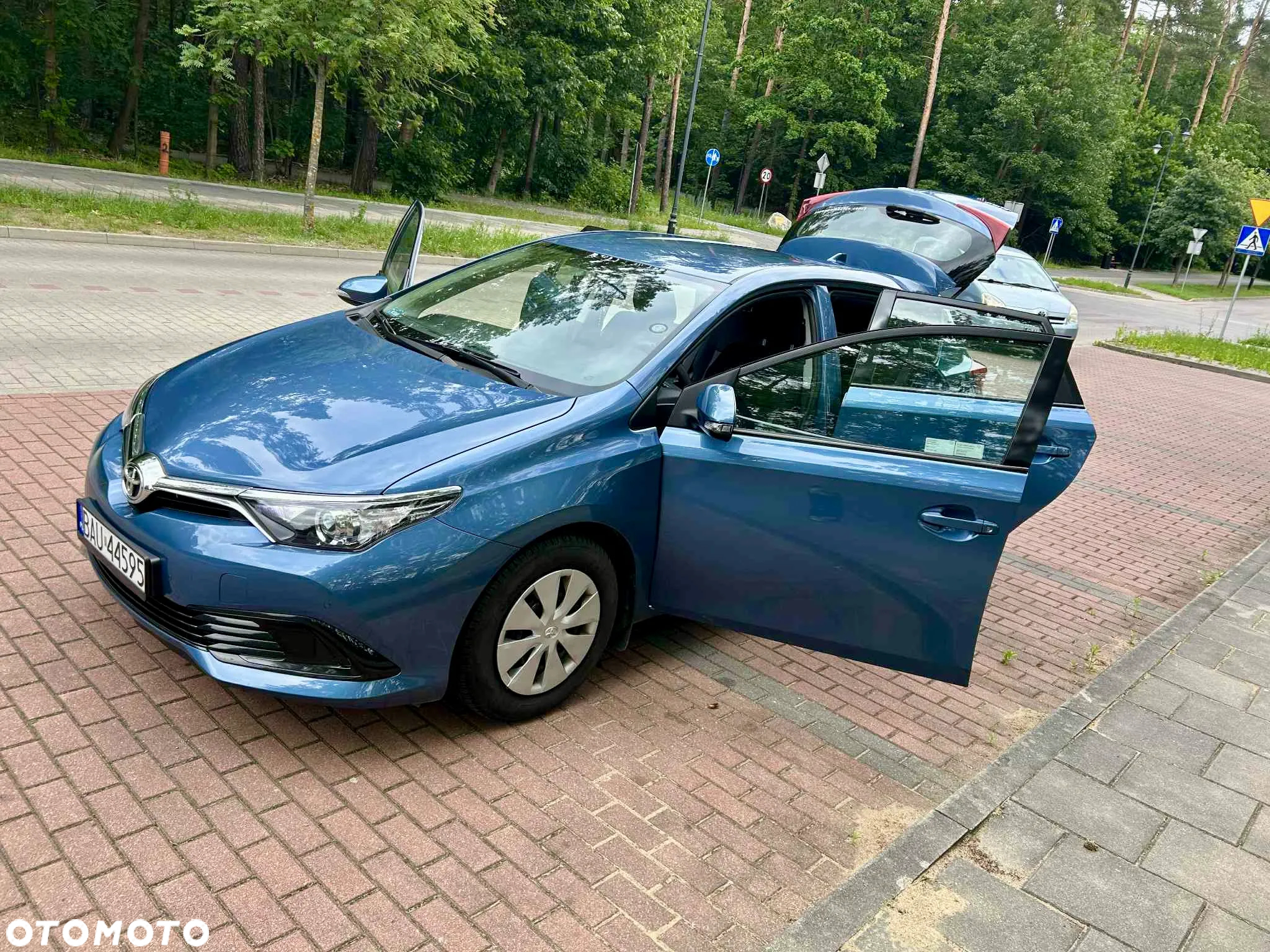Toyota Auris 1.33 VVT-i Active - 4
