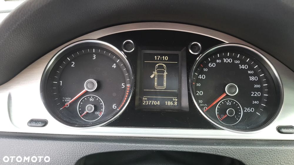 Volkswagen Passat 2.0 TDI DPF Highline - 5