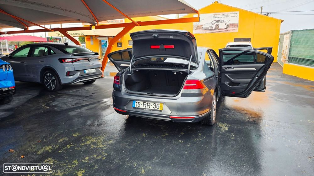 VW Passat 2.0 TDI Highline - 16