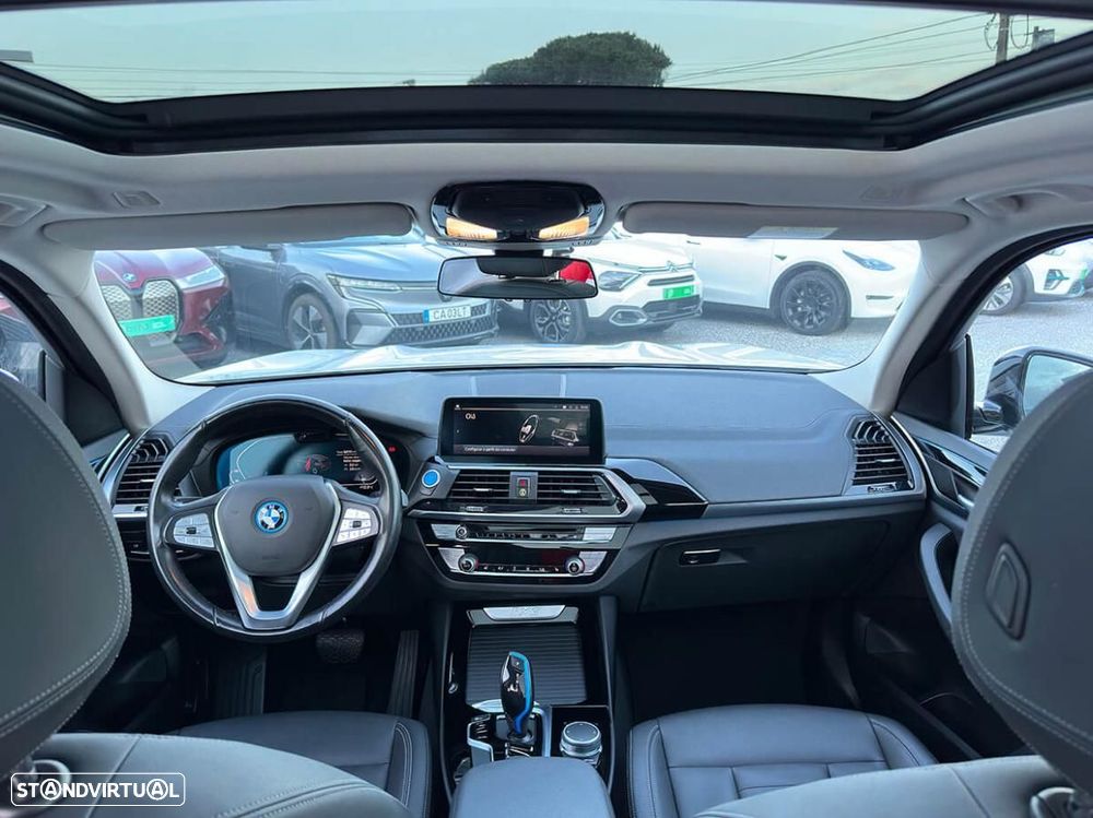 BMW iX3 M Sport Inspiring - 43