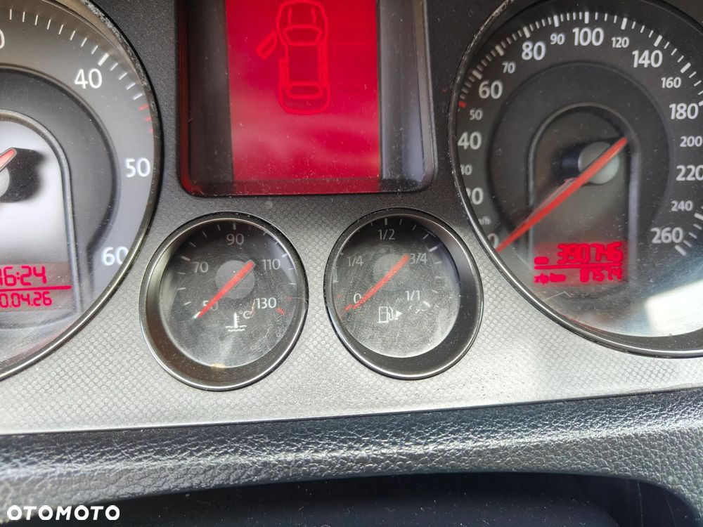 Volkswagen Passat 2.0 TDI Comfortline - 8