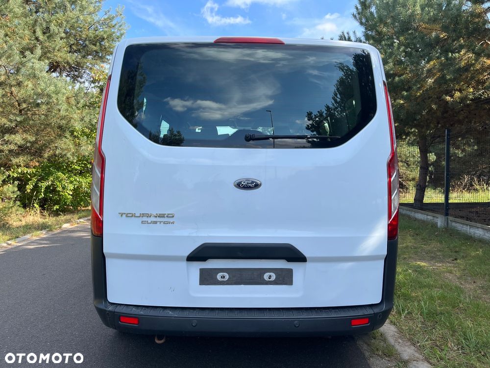 Ford Tourneo Custom - 4