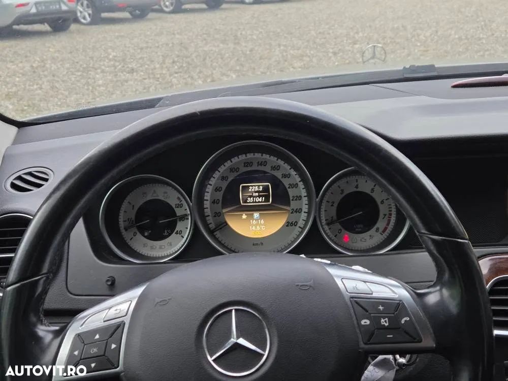 Mercedes-Benz C 180 CGI BlueEFFICIENCY Elegance - 15