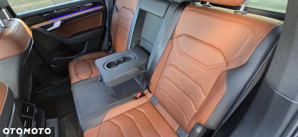 Volkswagen Touareg - 12