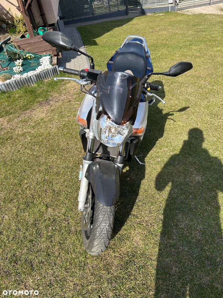 Suzuki GSR - 3