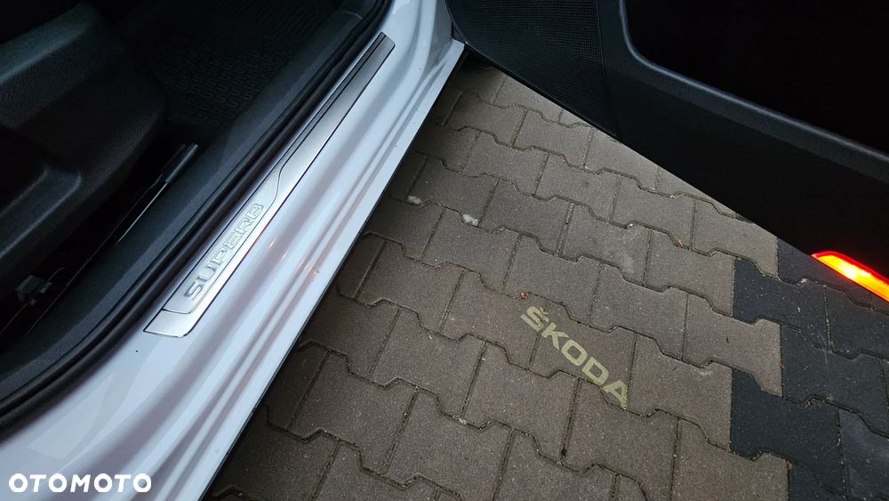Skoda Superb 2.0 TDI SCR 4x4 Scout DSG - 12