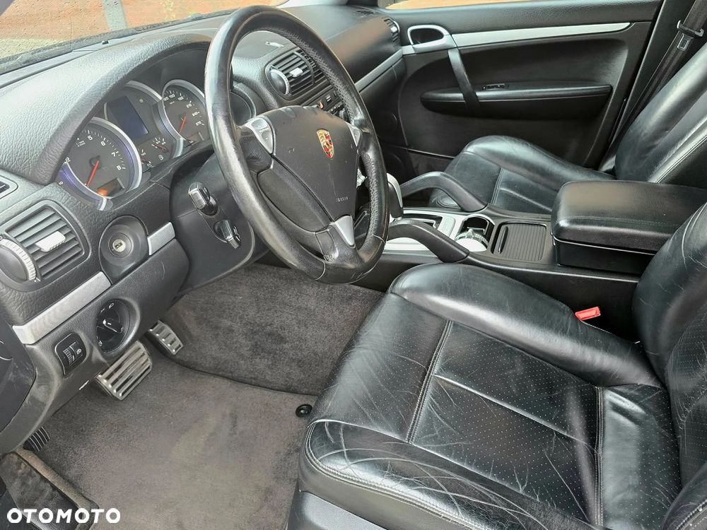 Porsche Cayenne - 22