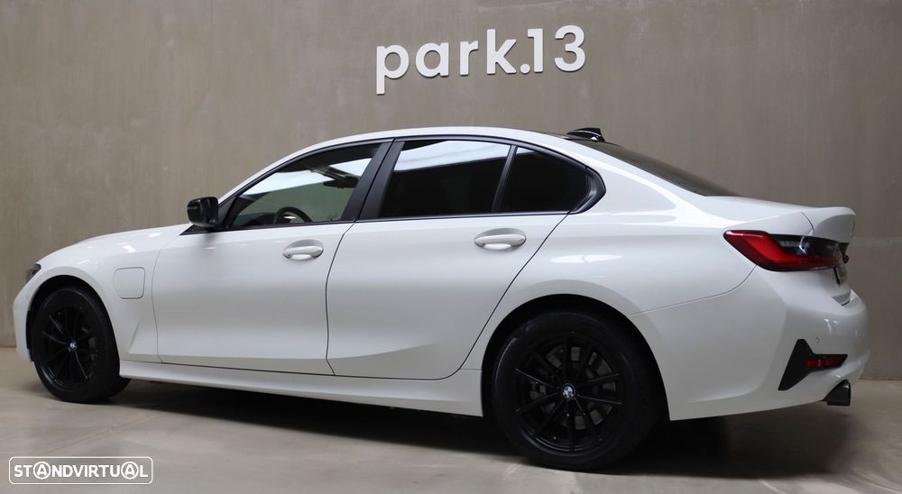 BMW 330 e Line Luxury Auto - 38